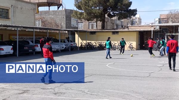 مسابقات درون مدرسه‌ای فوتسال در دبیرستان امام رضا (ع) نیشابور 