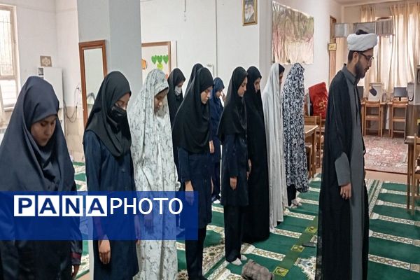 زنگ نماز در روز اول ماه مهر ۱۴۰۴در دبیرستان شهید مجید دهنوی نیشابور 
