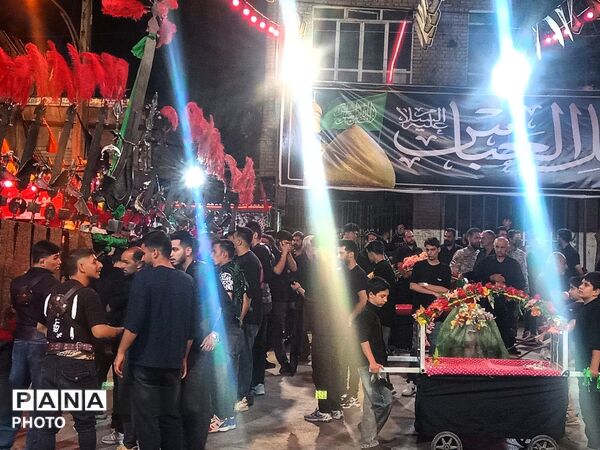 اجتماع عظیم عزاداران حسینی در میدان شهید بهشتی مریانج