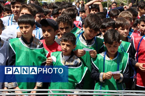 بزرگ‌ترین همایش طناب‌زنی دانش‌‌آموزی در تبریز