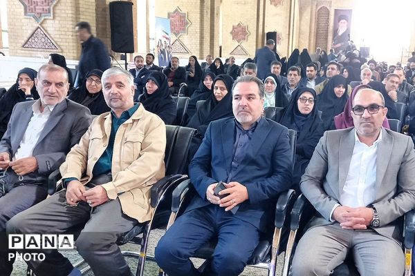 غبار روبی مزار شهیدان رجایی و باهنر با حضور وزیر آموزش و پرورش به مناسبت سالروز تاسیس امور تربیتی 