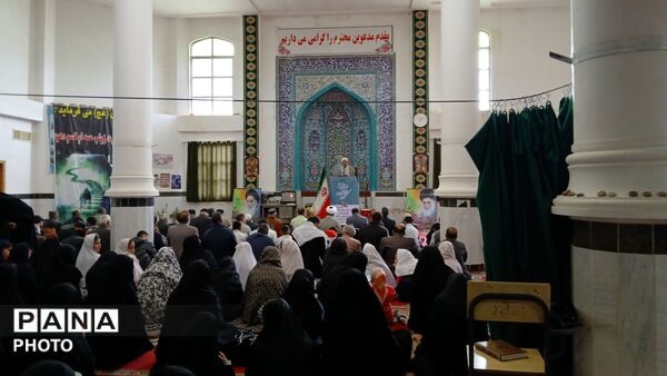 حضور پررنگ دانش‌آموزان بیرانوندی در نماز جمعه