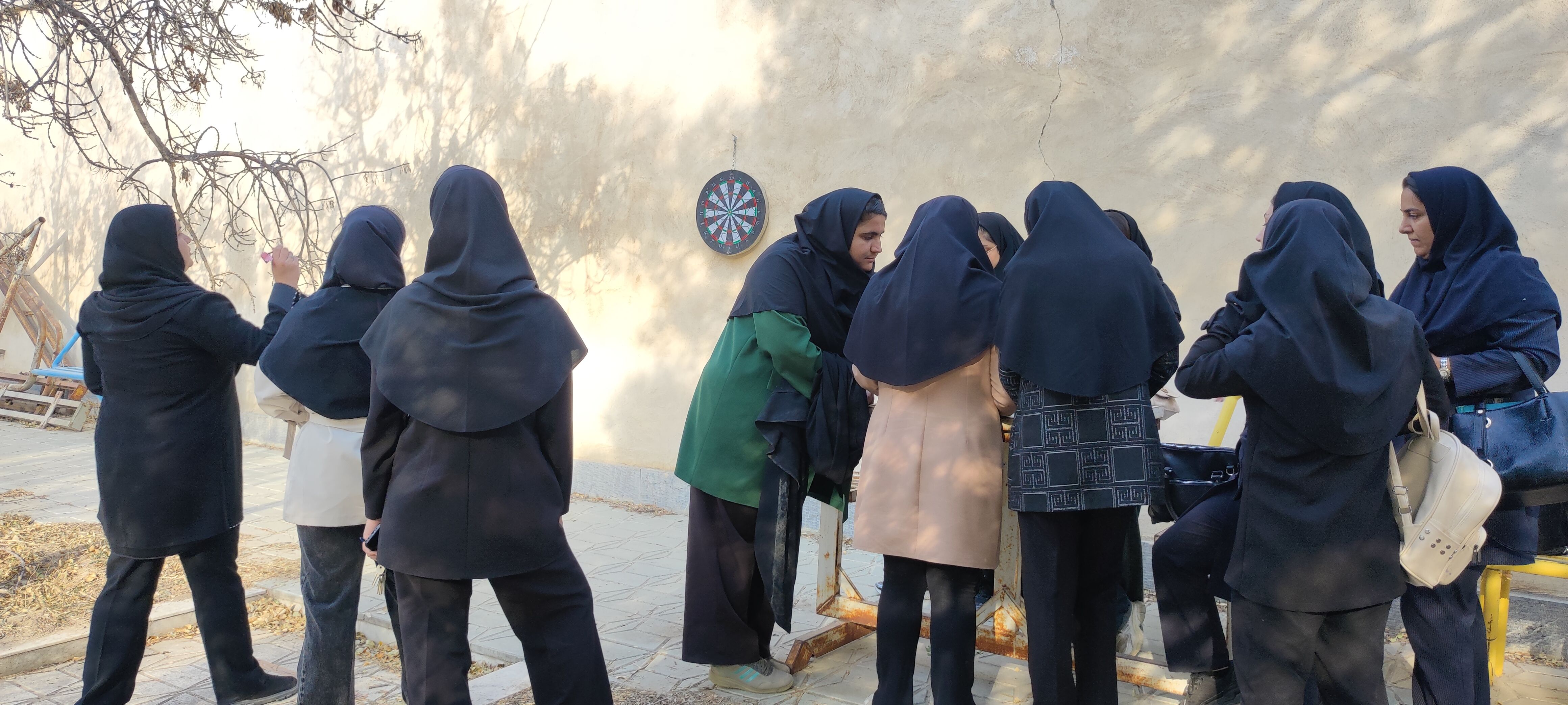 برگزاری مسابقات ورزشی دارت، روپایی،طناب زنی در دانشگاه آزاد شهرستان شیروان