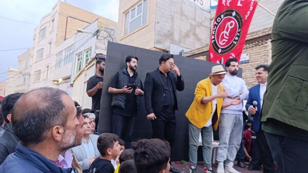 ملکان در پرتو هنر و معنویت؛ جشن میلاد امام رضا (ع) در بازار نوسازی شده
