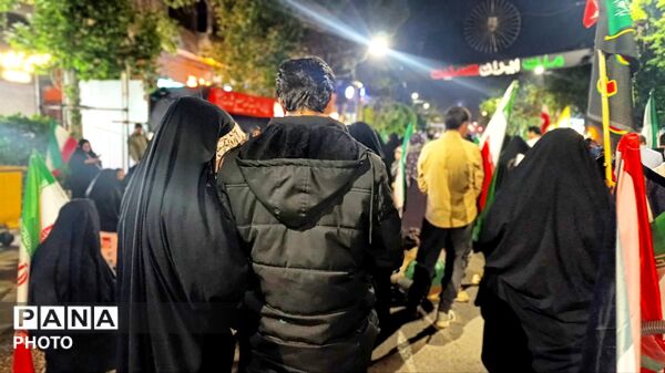 خانوادگی پای کار انقلابیم