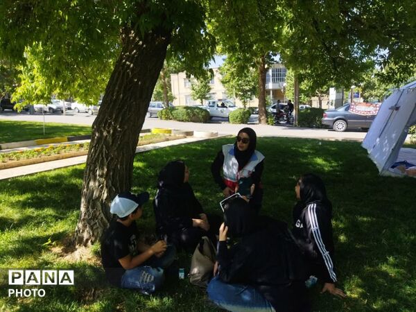 سرخ پوشان هلال در شیرخوارگان حسینی 