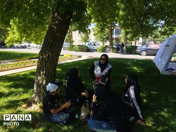 سرخ پوشان هلال در شیرخوارگان حسینی 