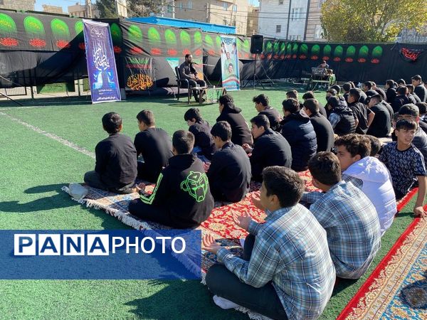 دانش‌آموزان مدرسه شاهد شهید کاظمی در سوگ شهادت حضرت فاطمه (س)