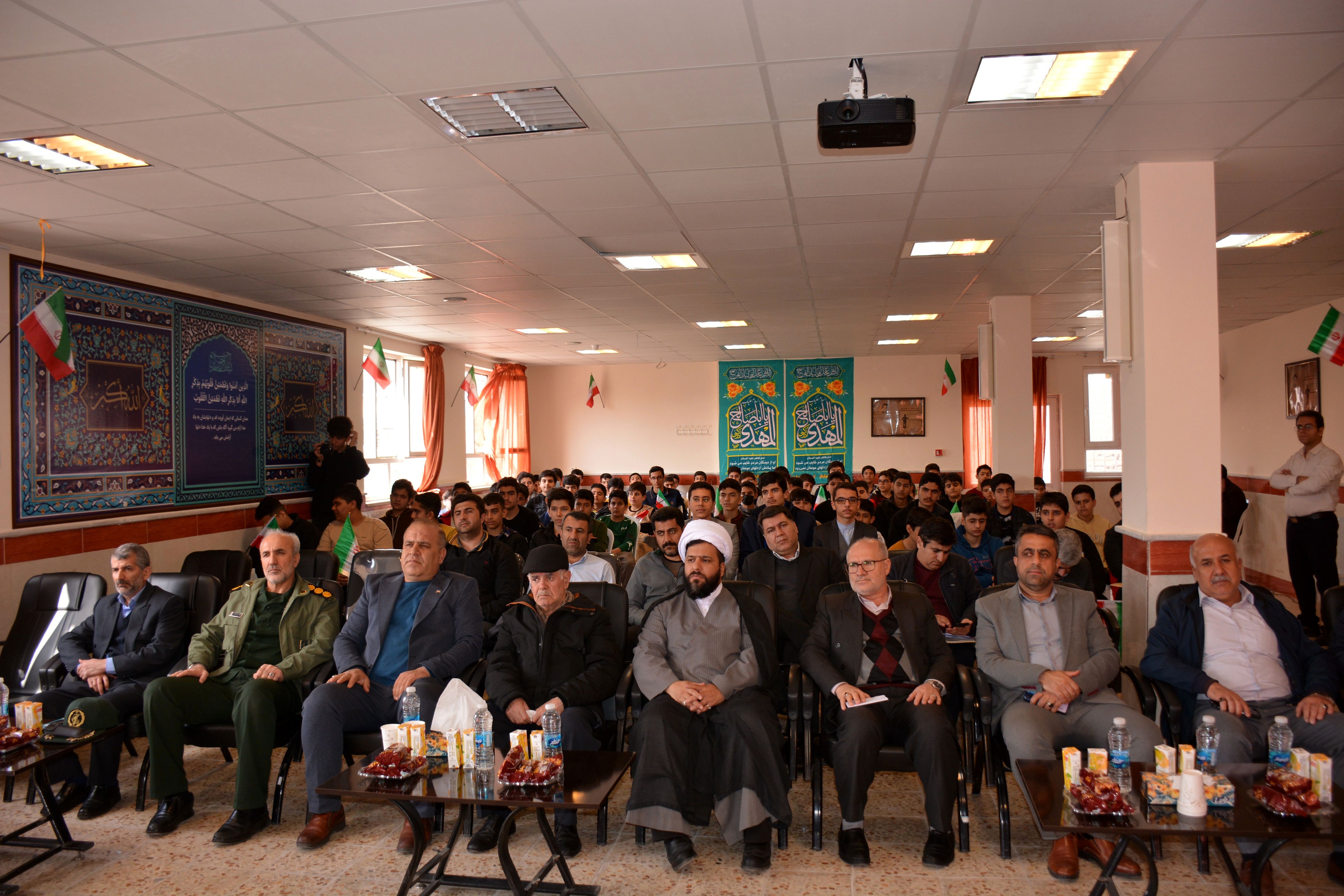 ترویج فرهنگ ایثار و شهادت یکی از مهمترین برنامه‌های آموزشی و تربیتی آموزش و پرورش است/فیلم