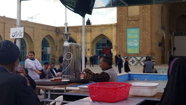 گذری بر فعالیت چایخانه مسجد جامع در سومین جمعه آذر ماه 