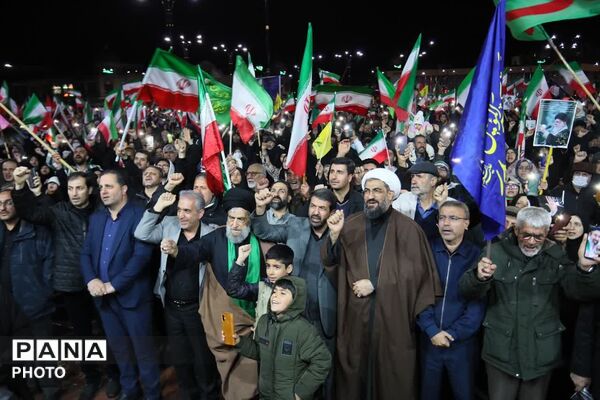 ندای رعدآسای «الله‌اکبر» در بزرگداشت یوم‌الله ۱۲ فروردین، در استان همدان