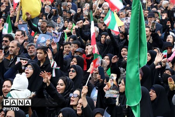 همدان یکپارچه در خروش بیعت با امام