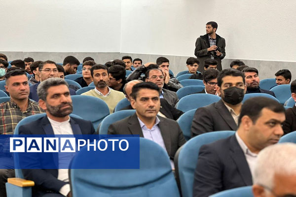 تجلیل از دانش‌آموزان تراز انقلاب اسلامی استان بوشهر