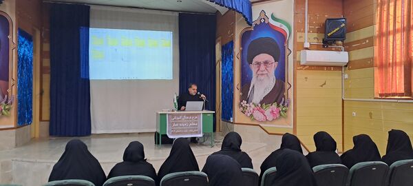 طرح فرهنگی آموزشی معلم زمینه ساز در منطقه زرین آباد 