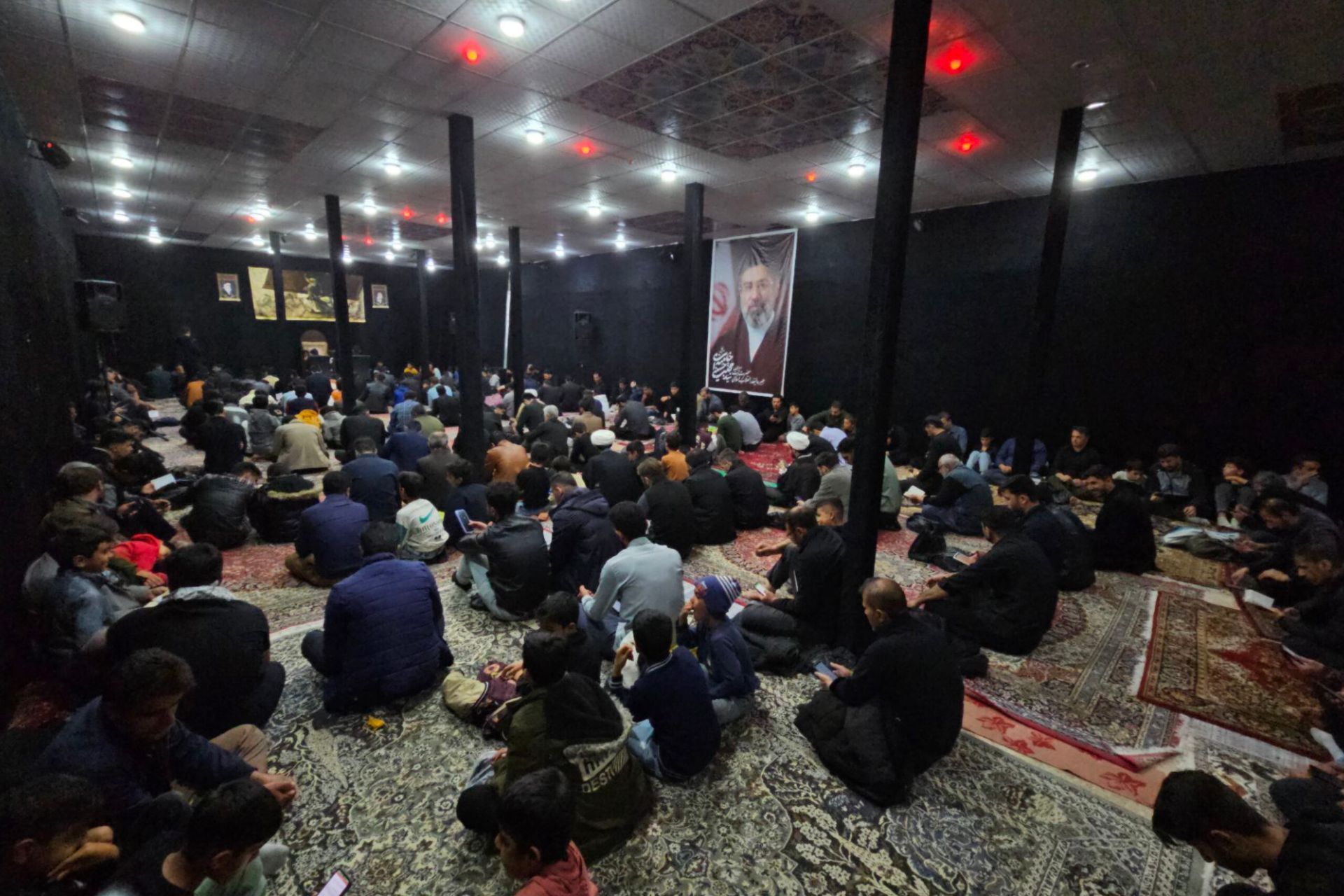 مراسم شب سوم قدر در مسجد امام رضا(ع) شهرستان لردگان