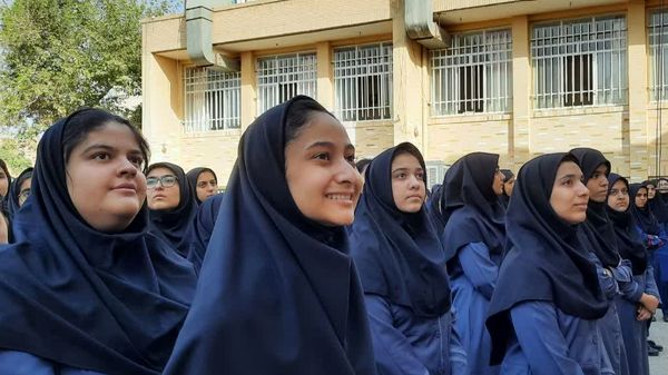 طنین زنگ مهر، ایثار و مقاومت در دبیرستان شاهد طالقانی