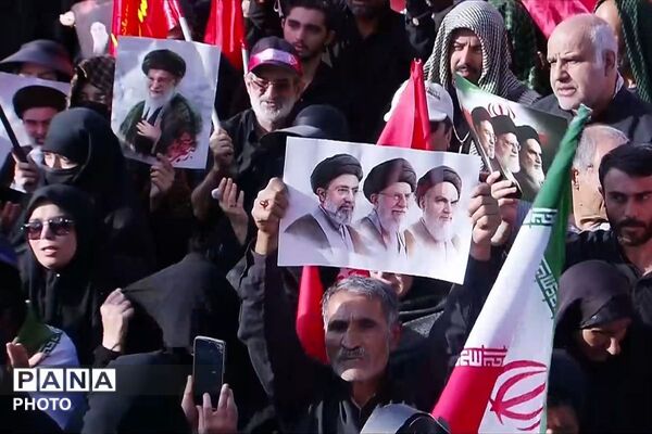 اشک‌ها و بغض‌های میلیونی در مسیر تشییع پیکر مطهر رهبر شهید