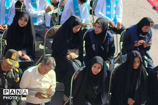 آغاز سال تحصیلی در دبیرستان نمونه دولتی شهدای علم و فناوری با عطر دفاع مقدس