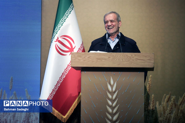 آیین تجلیل از فعالان طرح جهش تولید در دیم‌زارها