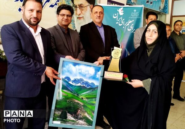 مراسم تجلیل از معلمان منتخب نمونه منطقه ای شهرستان کلات 