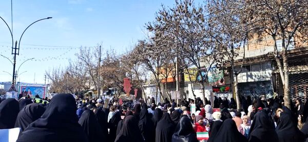 پاسخ حماسی مردم انقلابی فاروج به استکبار جهانی با حضور در راهپیمایی ۲۲بهمن 