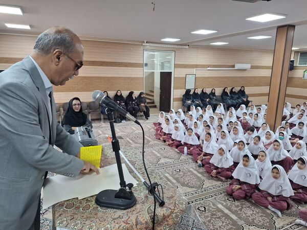 گرامیداشت روز جهانی نابینایان در دبستان امام موسی کاظم (ع) با حضور مهمان روشندل 