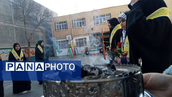 مراسم وداع با شهید گمنام در دبیرستان دانشور یک نیشابور