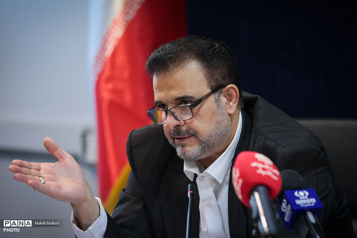 آغاز عملیاتی‌سازی «نقشه راه سند راهبردی توسعه آموزش عمومی قرآن کشور»/ تاکید بر اقامه داوطلبانه نماز در مدارس، تحول محتوای کتب درسی، شبکه‌سازی و توسعه دبیرخانه‌های تخصصی