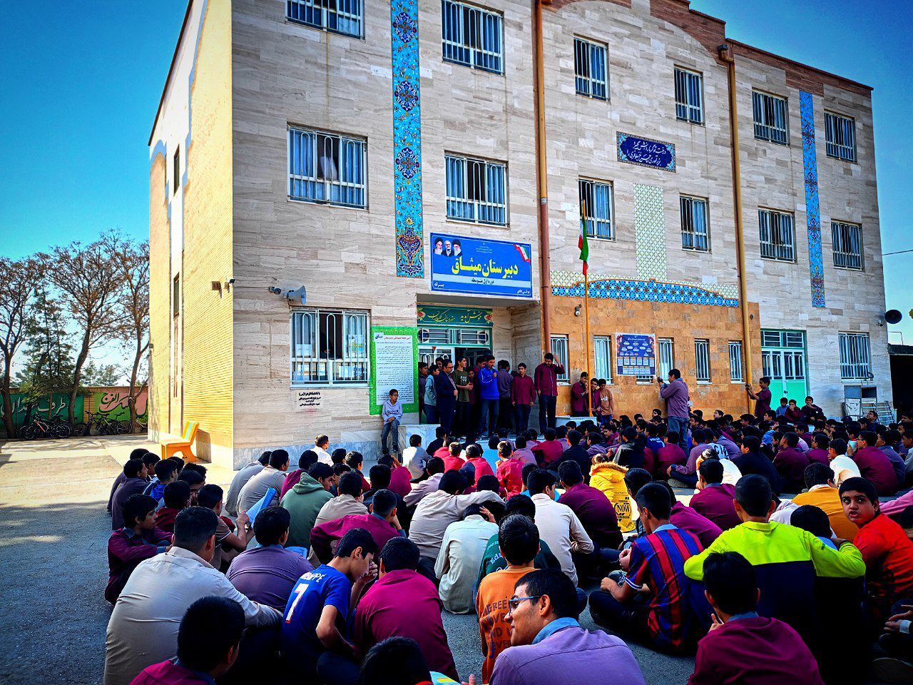 کاندیدای شورای دانش آموزی دبیرستان میثاق از برنامه های خود گفتند