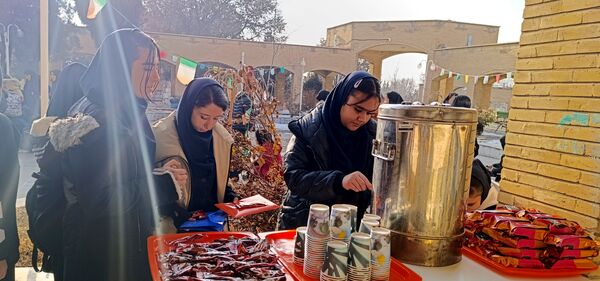 اردوی دانش‌آموزی تمشک مدارس دخترانه انصار و بعثت در زنجان