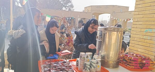 اردوی دانش‌آموزی تمشک مدارس دخترانه انصار و بعثت در زنجان