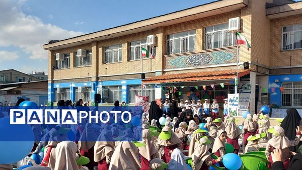 آیین نواختن زنگ هوای پاک در دبستان شریعه افشار‌نژاد ناحیه ۶