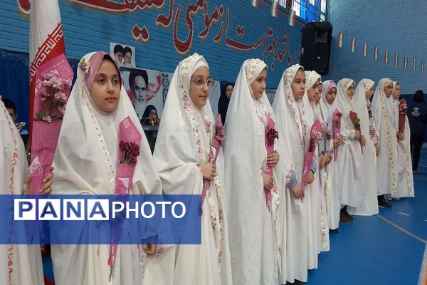 یاوران انقلاب؛روشنای مسیر نوجوانان امروز