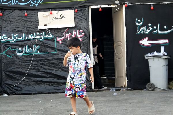 از نگاه معصوم کودک تا اشک پیرمرد؛ روایت عاشقی در موکب «عشاق‌الحسین»