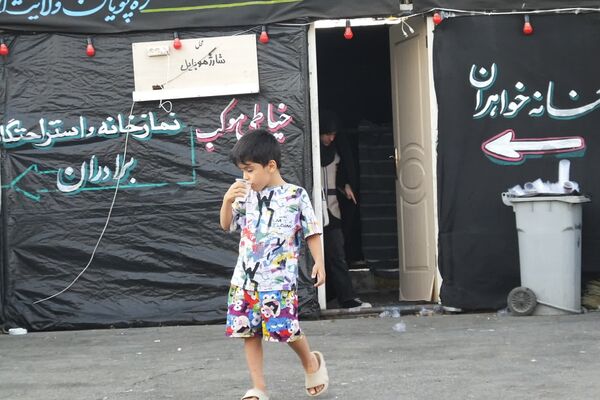 از نگاه معصوم کودک تا اشک پیرمرد؛ روایت عاشقی در موکب «عشاق‌الحسین»