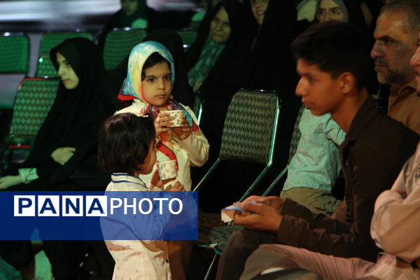 روایت ایثار و مقاومت در یادواره شهدای هشت سال دفاع مقدس