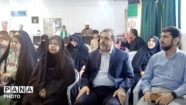 دیدار مسئولان آموزش و پرورش با خانواده شهدا، یادبودی برای بزرگداشت شخصیت‌های والای وطن