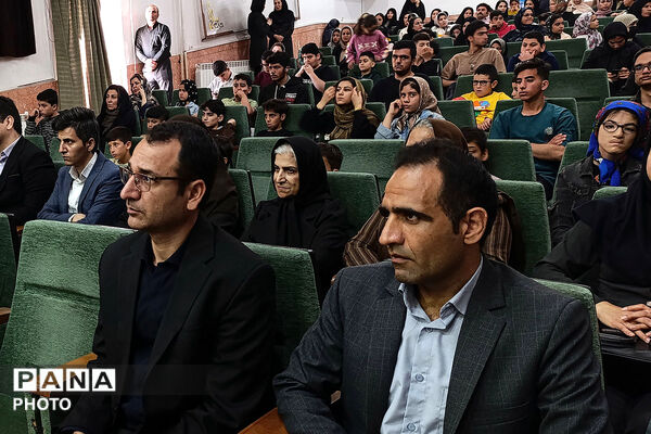 اهدای سمعک به دانش‌آموزان آسیب دیده شنوایی استان خراسان شمالی