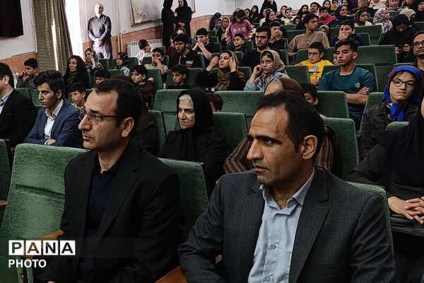 اهدای سمعک به دانش‌آموزان آسیب دیده شنوایی استان خراسان شمالی