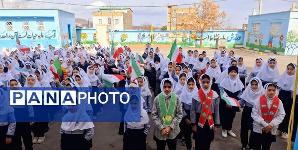 زنگ انقلاب در مدرسه فاطمه‌الزهرا(س) باخرز