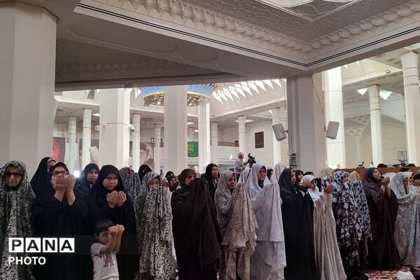 اجتماع فرهنگیان در آستانه بازگشایی مدارس در نماز جمعه شیراز