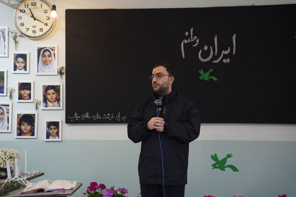 هنرمندان، رزمنده فرهنگی هستند
