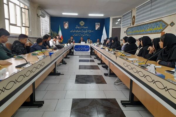 نشست مدیر آموزش و پرورش شهرستان قدس با رؤسای شورای دانش آموزی مدارس