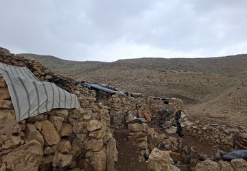 حضور عشایر در ارتفاعات کوه بزیمنی همزمان با بارندگی‌های تابستانه