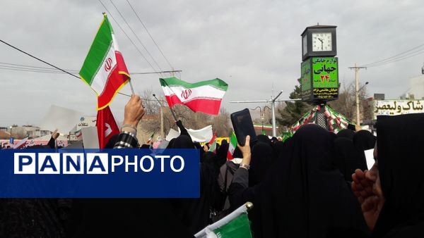 گلستانی از غرور در سملقان؛ موج حضور مردم در جشن انقلاب