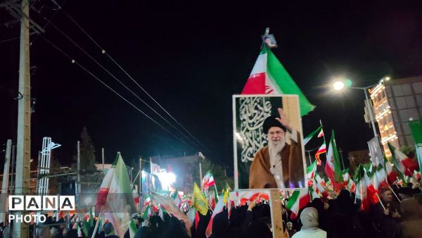 تجمع شبانهٔ شهروندان در پنجاه‌ونهمین شب یادبود در بلوار فضل
