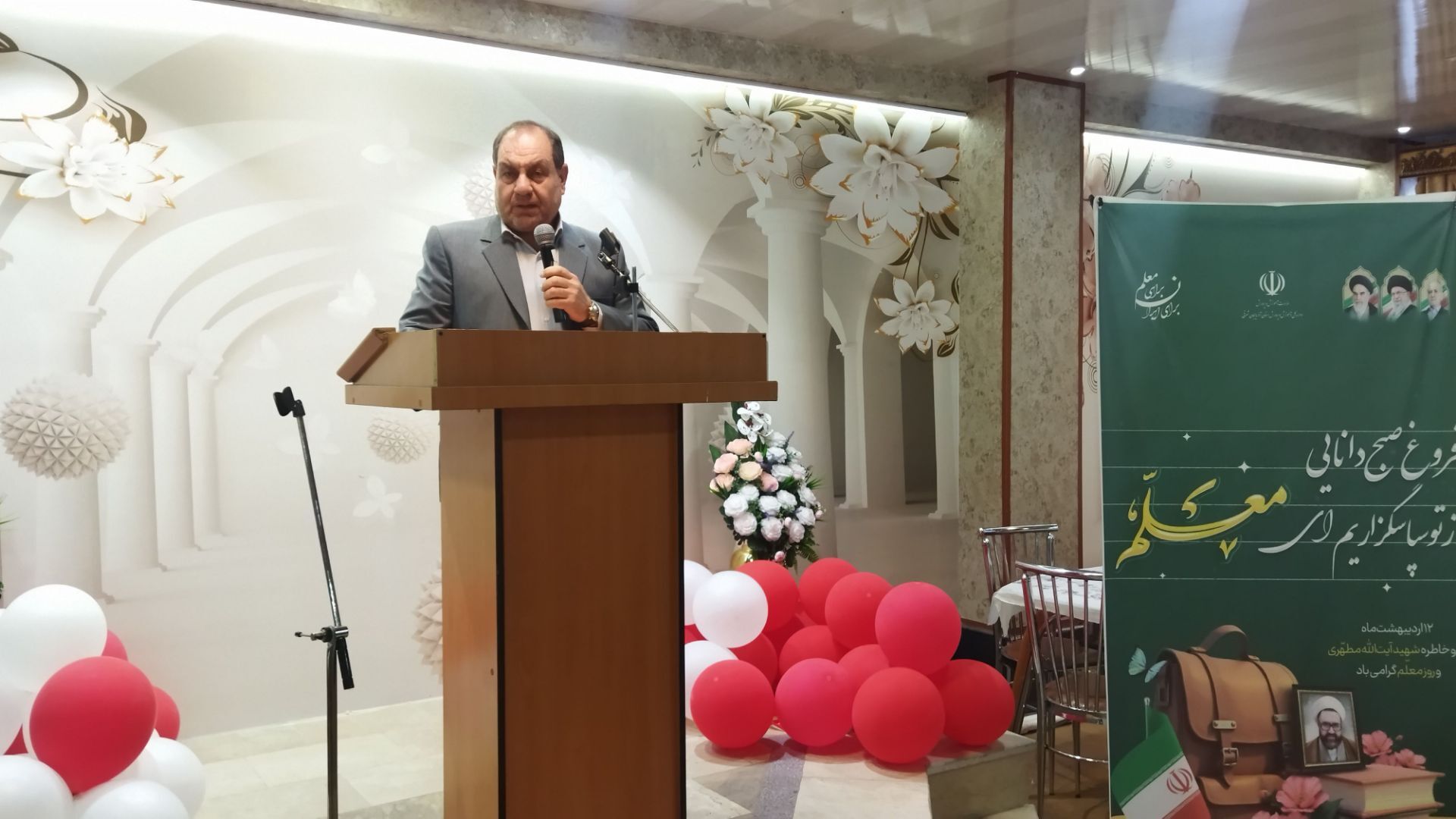 آموزش و پرورش زیربنای رشد فرهنگی و اجتماعی کشور است