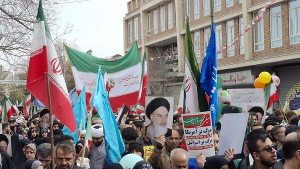 شکوه حضور نوجوانان در راهپیمایی 22 بهمن مردم قم