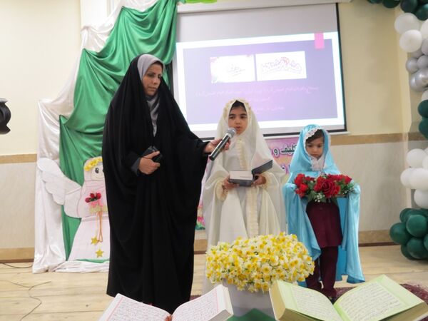 نواختن زنگ جشن نیکوکاری در دبستان امام خمینی(ره) بجنورد