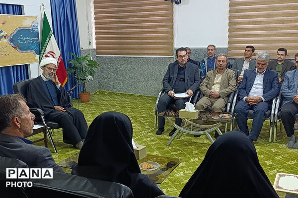 دیدار نماینده ولی فقه با کارکنان آموزش پرورش خراسان شمالی به مناسبت هفته معلم 